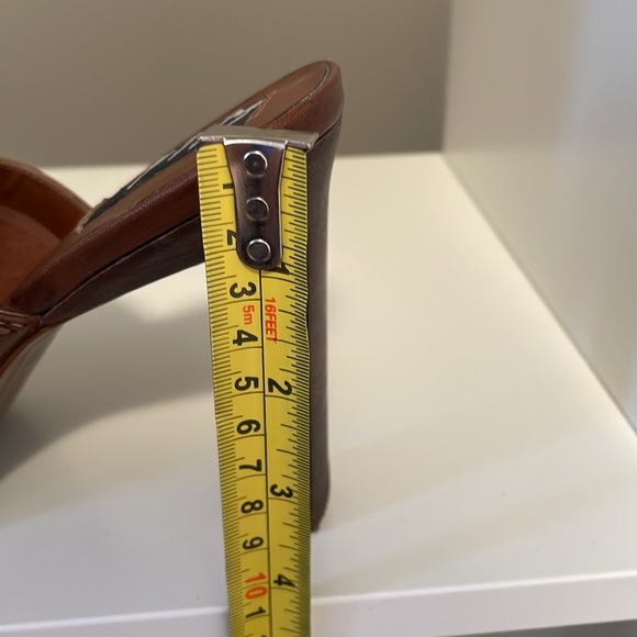 Tan mules size 8 - Picture 5 of 6